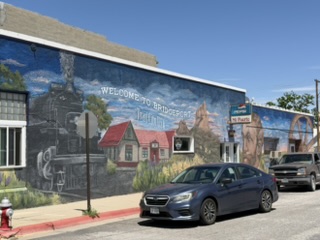 Oregon Trail mural on a building in Bridgeport