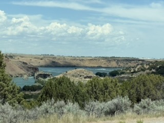 Snake River view on the drive toward Glenns Ferry