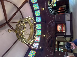 650-pound chandelier hanging in the Clydesdale stables