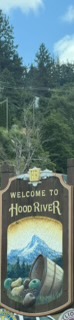 Welcome to Hood River sign