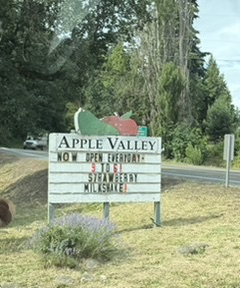 Apple Valley Market near Mt Hood